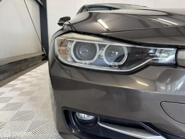 BMW 3 Serie Touring 316i Business 2013 Benzine 21