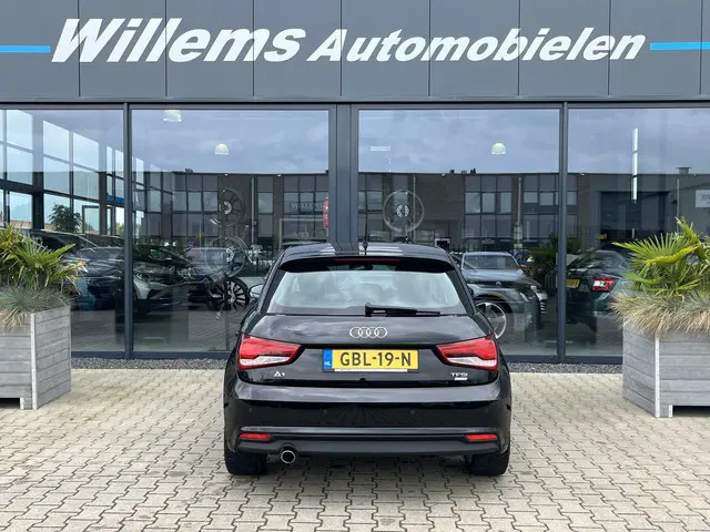 Audi A1 Sportback 1.0 TFSI Pro Line 2017 Benzine 4