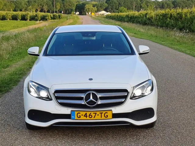 Mercedes-Benz E-Klasse 200 Premium 2017 Benzine 4