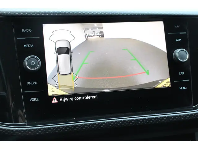 Volkswagen T-Cross 1.0 TSI 110pk DSG Life 2022 Benzine 17