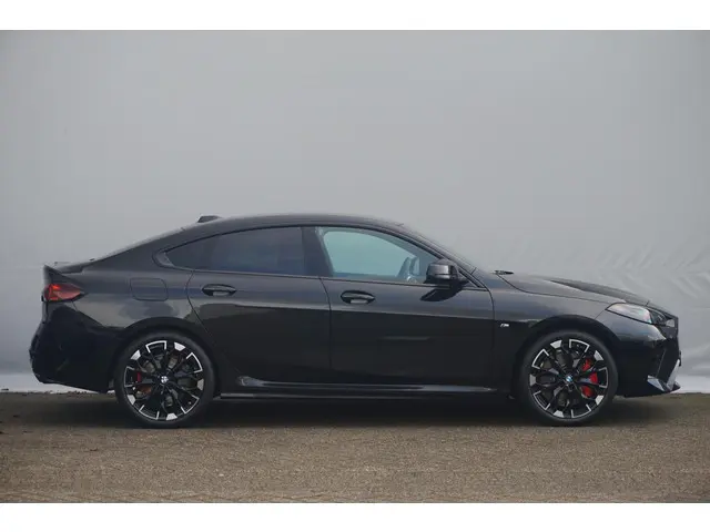 BMW 2 Serie Gran Coupé M235 xDrive 2026 Benzine 5