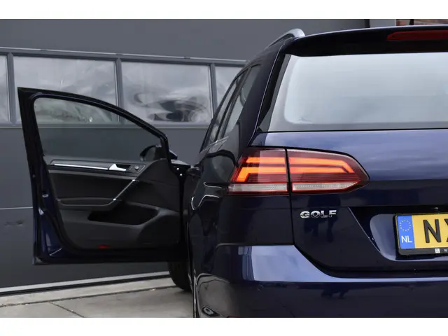 Volkswagen Golf Variant 1.0 TSI Highline 7 p 2017 Benzine 7
