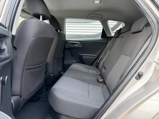 Toyota Auris 1.8 Hybrid Aspiration 2013 Hybride Benzine 12