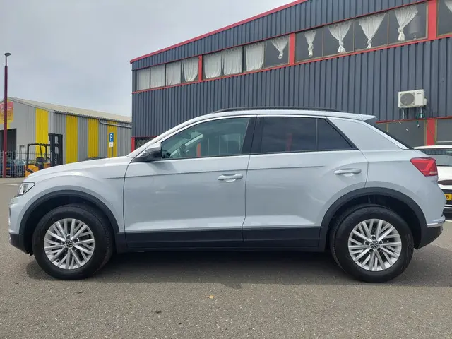 Volkswagen T-Roc 1.5 TSI Style Business 2021 Benzine 2