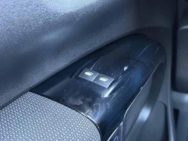 Citroën C4 Cactus 1.2 PureTech Feel 2017 Benzine 15