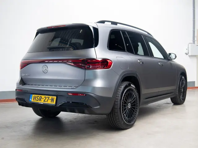 Mercedes-Benz EQB 250+ AMG Line 7p. 71 kWh 2025 Elektrisch 2