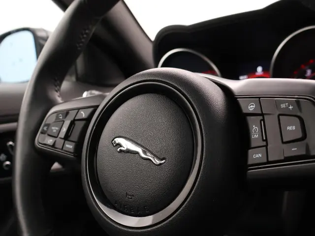 Jaguar F-Type 3.0 V6 340 PK COUPÉ 2017 Benzine 44