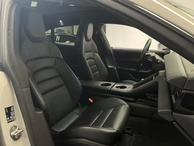 Porsche Taycan Cross Turismo 4 93 kWh 2021 Elektrisch 19