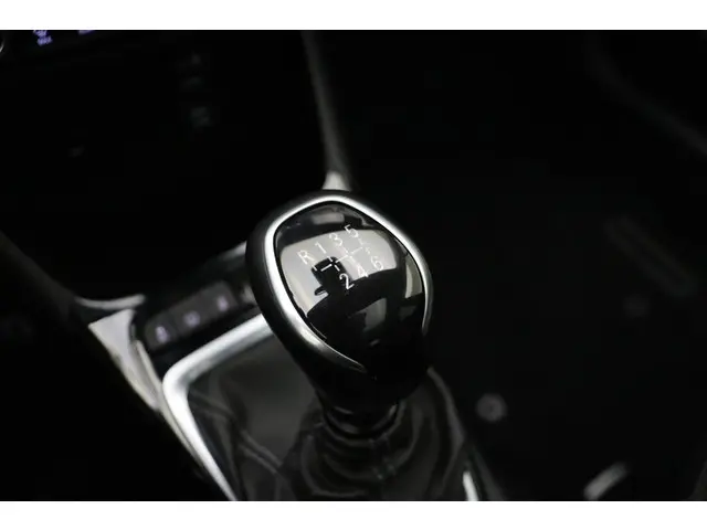 Opel Crossland 1.2 Turbo 110pk Level 4 2024 Benzine 27