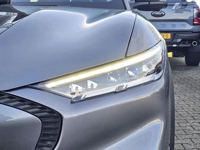 Ford Mustang Mach-E RWD 75 kWh 2021 Elektrisch 29