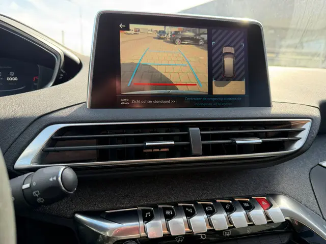 Peugeot 3008 1.2 PureTech Première 2016 Benzine 6