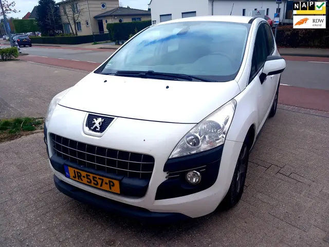 Peugeot 3008 1.6 HDiF Active 2013 Diesel