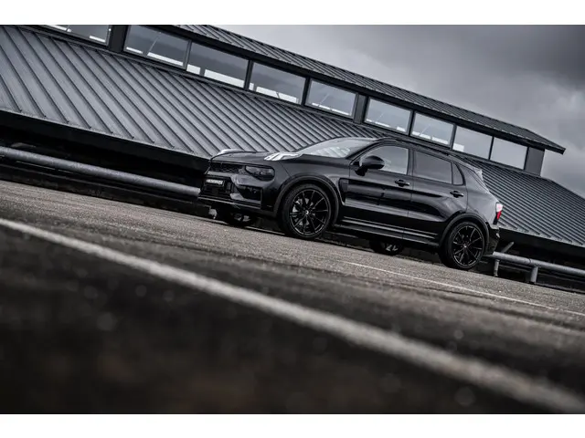 Lynk & Co 01 1.5 More 2025 Hybride Benzine 24