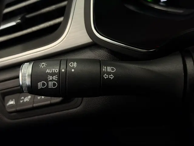 Renault Captur 1.3 TCe 140 EDC Intens 2021 Benzine 31