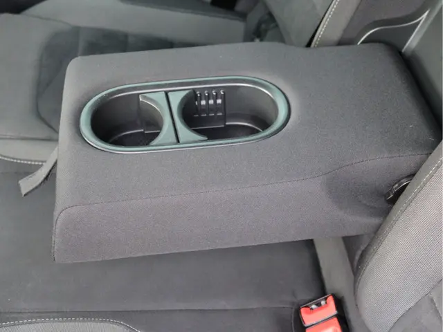 Volkswagen Golf 1.0 TSI Highline R-line 2017 Benzine 28