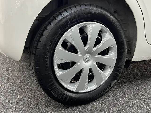 Peugeot 108 1.0 e-VTi RIJKLAAR!! 2020 Benzine 33