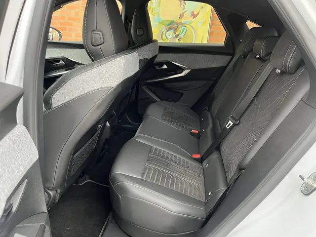 Peugeot 3008 Hybrid 136 GT 2024 Hybride Benzine 11