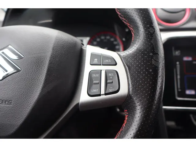 Suzuki Vitara 1.4 S, Automaat, Trekhaak. 2017 Benzine 10
