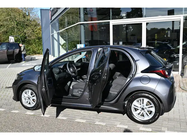 Mazda 2 Hybrid 1.5 Centre-line 2025 Hybride Benzine 12