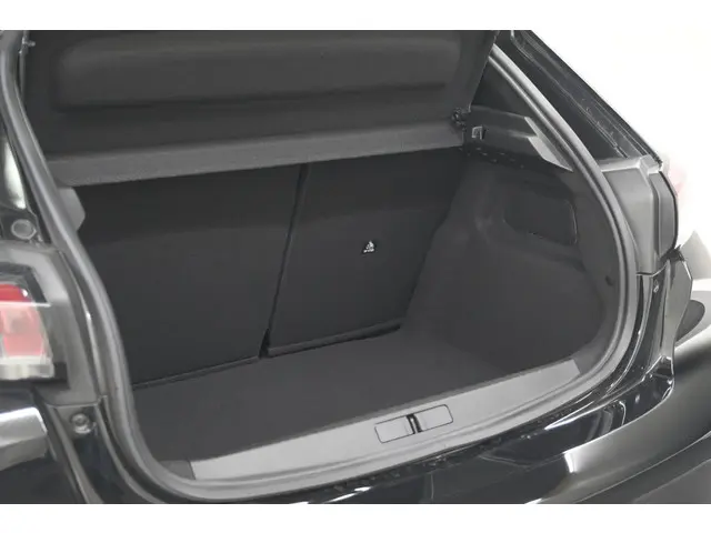 Peugeot 208 PureTech 100 EAT8 Active Pack 2023 Benzine 58