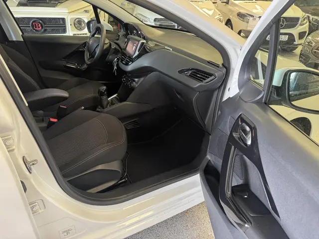 Peugeot 208 1.2 PureTech Blue Lion 2018 Benzine 18