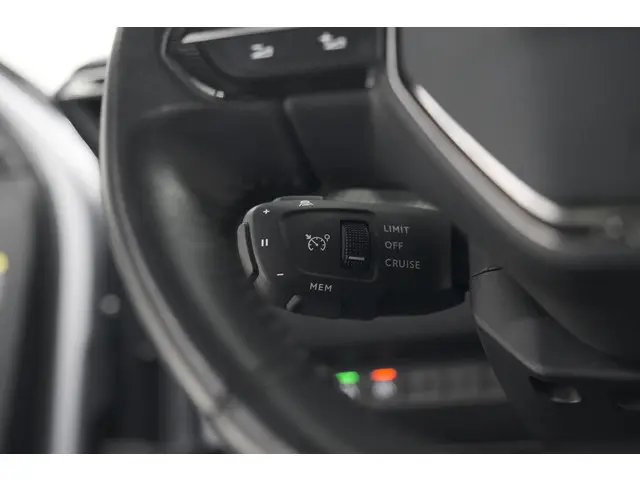 Peugeot e-2008 EV Allure 50 kWh 2020 Elektrisch 37