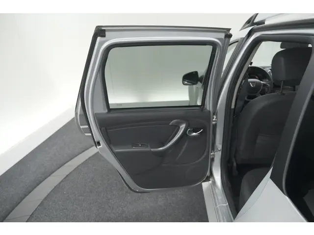 Dacia Duster TCe 120 4x2 Blackshadow 2017 Benzine 60
