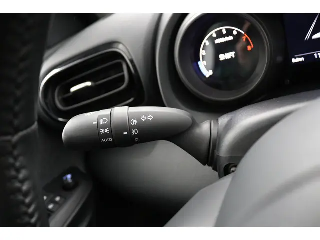 Toyota Yaris 1.5 VVT-i Dynamic 2021 Benzine 30