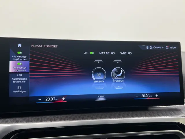 BMW 3 Serie Touring 318i 2023 Benzine 26