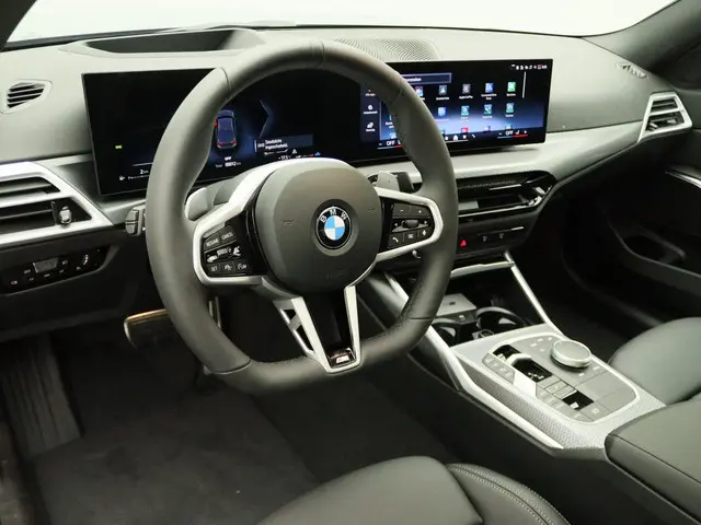 BMW 3 Serie 320i Sedan 2025 Benzine 11