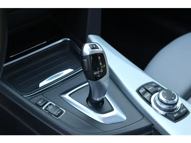 BMW 3 Serie 335i High Executive 2012 Benzine 23