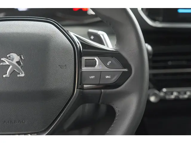 Peugeot 208 PureTech 100 EAT8 Active Pack 2023 Benzine 31