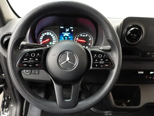 Mercedes-Benz Sprinter 317 L3H2 170PK 2021 Diesel 13