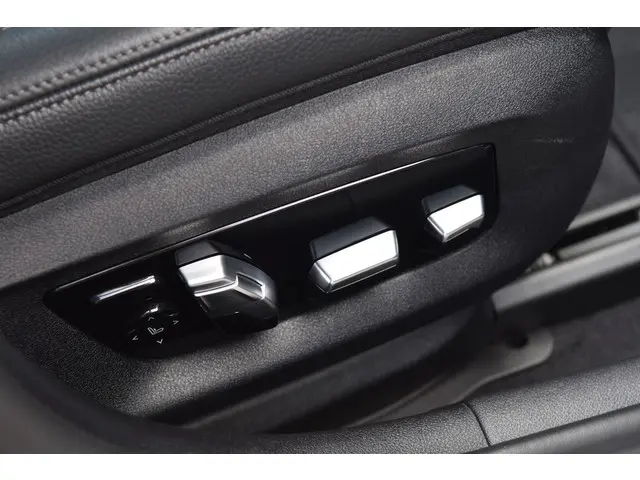 BMW 5 Serie 520i High Executive 2020 Benzine 29