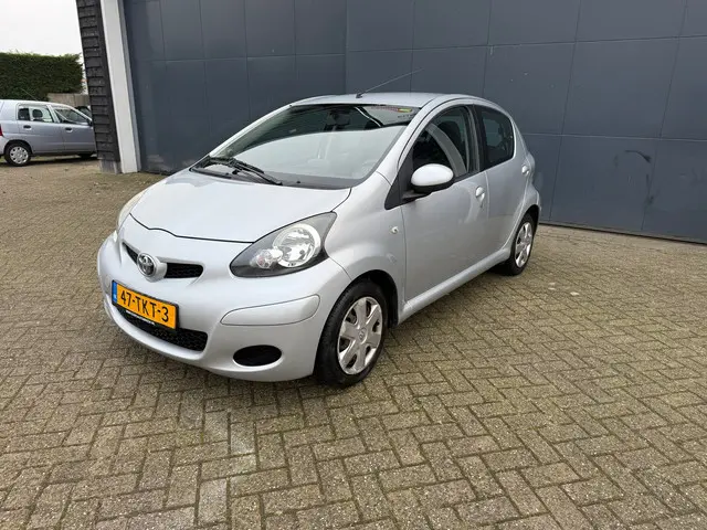 Toyota Aygo 1.0-12V Comfort Navigator 2012 Benzine 6