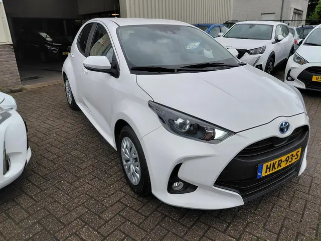 Toyota Yaris 1.5 Hybrid Active 2022 Hybride Benzine 10