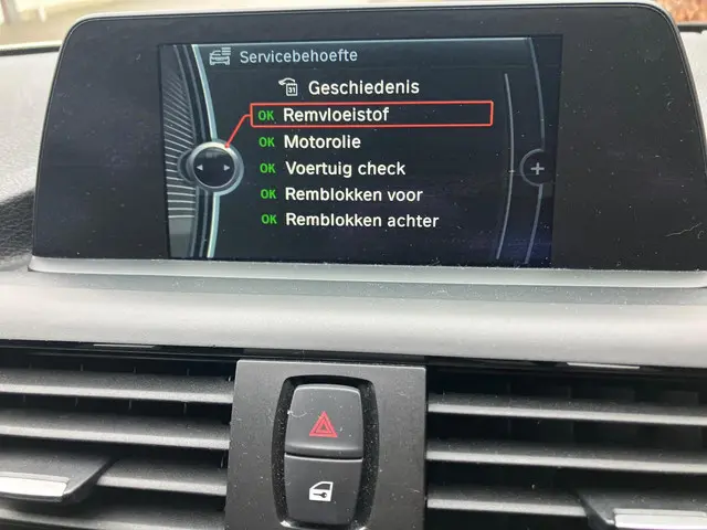 BMW 1 Serie 114i EDE Executive 2013 Benzine 18