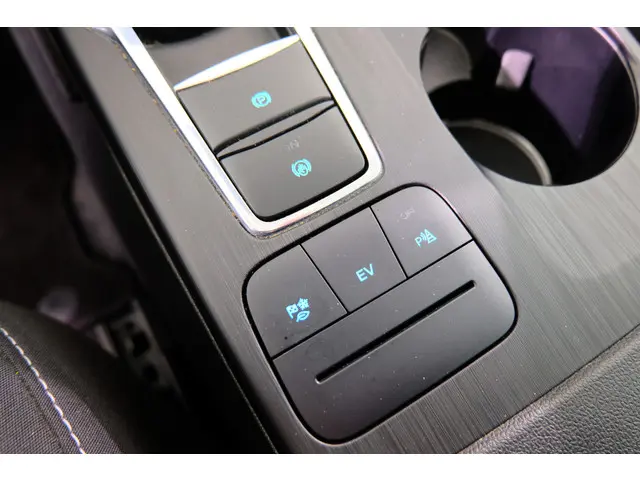 Ford Kuga 2.5 PHEV Titanium 2020 Hybride Benzine 30