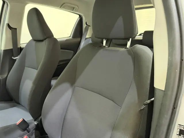 Toyota Yaris HB 1.0 VVt-i Aspiration 2015 Benzine 34