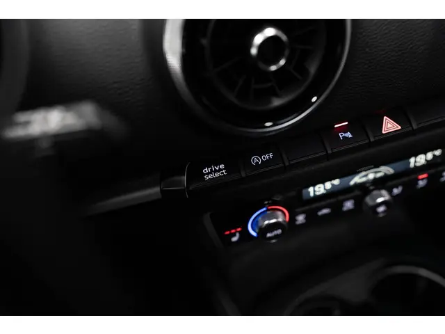 Audi S3 2.0 TFSI S3 quattro Pano B&O Camera 2017 Benzine 29