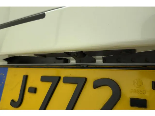 Suzuki Swift 1.2 Select Smart Hybrid 2020 Benzine 3