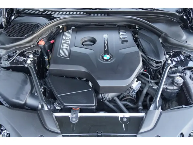 BMW 5 Serie Touring 530i xDrive Executive 2017 Benzine 70