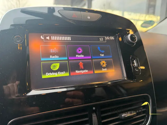 Renault Clio Estate 0.9 TCe Limited 2018 Benzine 16