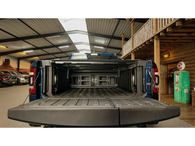 Dodge Ram 1500 5.7 V8 4x4 Limited 2024 LPG/Gas 6