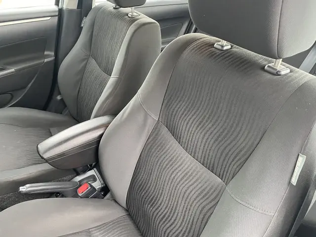 Suzuki Swift 1.2 Bandit EASSS 2013 Benzine 12