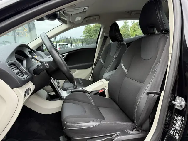 Volvo V40 2.0 D2 Momentum Business 2015 Diesel 6