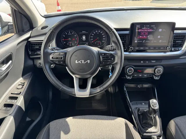 Kia Stonic 1.0 T-GDi DynamicLine 2022 Benzine 13
