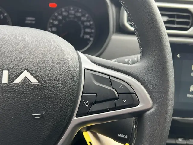 Dacia Duster 1.3 TCe 150 Journey 2023 Benzine 18