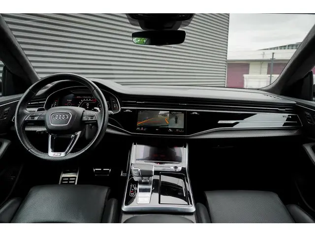 Audi RSQ8 4.0 TFSI Q8 quattro 2021 Benzine 7