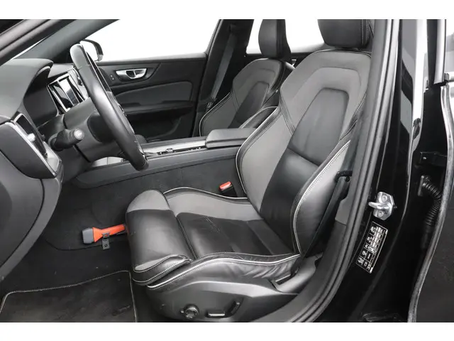 Volvo S60 2.0 T4 R-Design 2020 Benzine 26